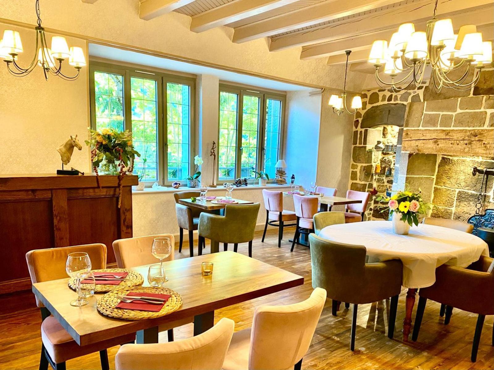 Hotel Restaurant Du Plomb Du Cantal 뮈라 외부 사진